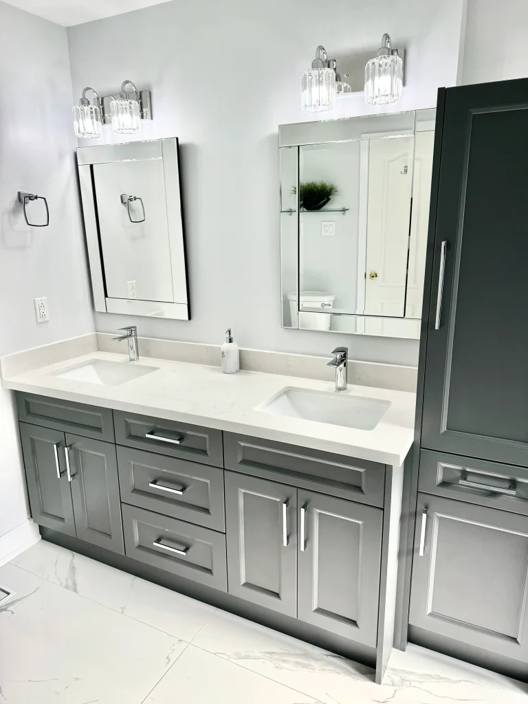Double vanity in an ensuite