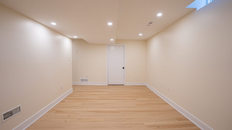 Oakville basements by Gracia Makeovers